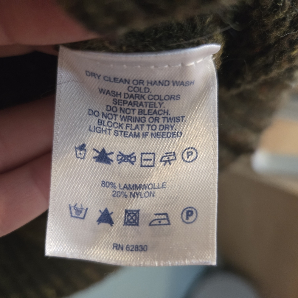 Wool Lands' End Vneck Sweater - Picture 4 of 6